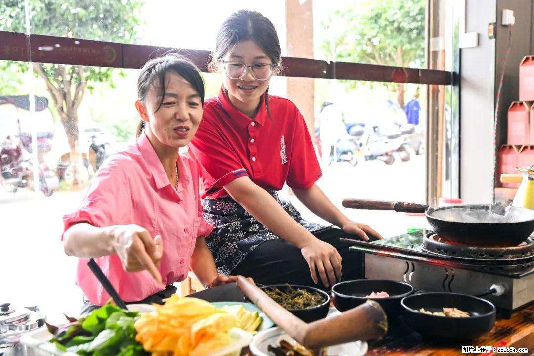 全网追的“扁担女孩”，找了一份暑假工，时薪12元 - 温州生活资讯 - 温州28生活网 wz.28life.net
